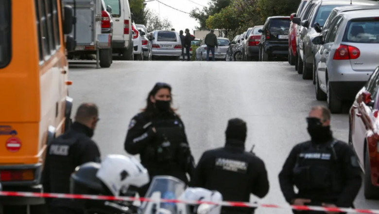 Photo of Atac sângeros lângă Atena: Șase persoane, împuşcate mortal într-un schimb de focuri de armă