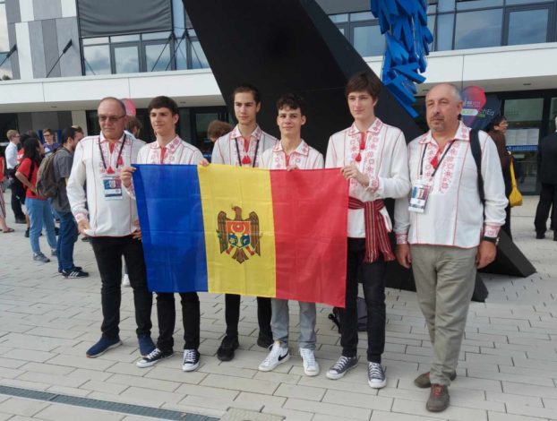 Photo of O medalie de argint, două de bronz și o mențiune de onoare pentru R. Moldova la Olimpiada Internațională de Informatică