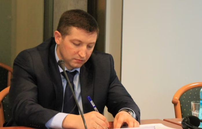 Photo of Fostul procuror Ruslan Popov se luptă pentru viață, după ce a suferit un accident vascular cerebral