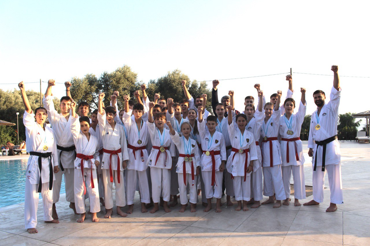 Photo of Sportivii moldoveni au cucerit 10 medalii la Mondialul de karate shotokan printre seniori și tineret