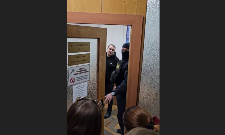 Photo of video | Deputatul transfug și cercetat pentru corupție, Alexandr Nesterovschi, plasat în arest la domiciliu