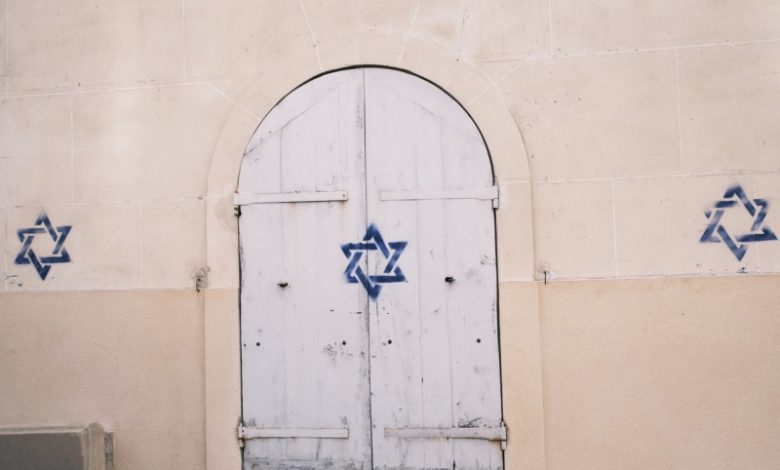 Photo of Patru cetățeni moldoveni, suspectați de acțiuni antisemite la Paris