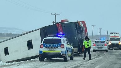 Photo of foto | Autocar cu moldoveni, răsturnat în România. Starea pasagerilor