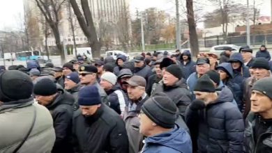 Photo of video | Protest în fața Parlamentului: Veterani de pe Nistru cer majorări de pensii și alocații