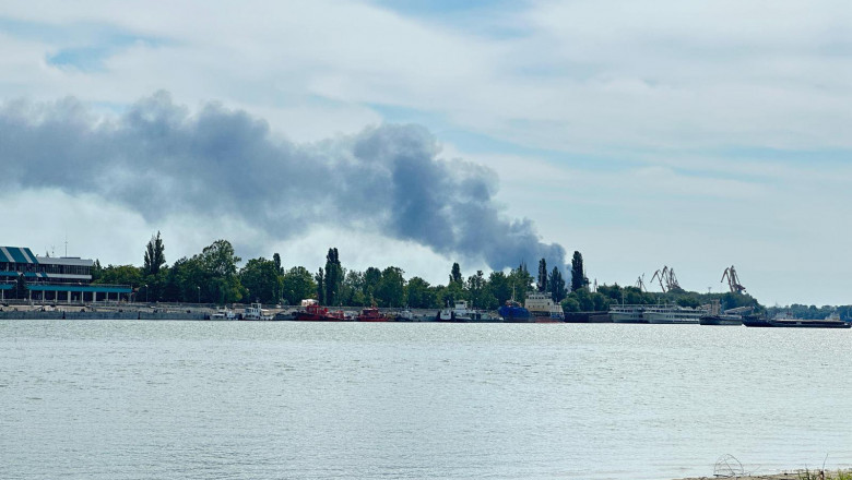 Photo of Rușii au lansat din nou atacuri la granița României. Au fost vizate porturile Reni și Ismail