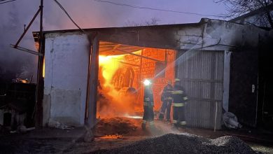 Photo of foto | Șapte echipe de pompieri au luptat cu flăcările la Fălești: O încăpere de 1000 m2 a luat foc