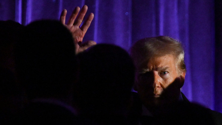 Photo of Donald Trump și Bill Clinton apar pe o listă oficială, făcută publică în dosarul de trafic sexual al lui Jeffrey Epstein