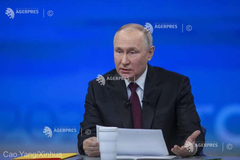 Photo of Vladimir Putin semnează un decret de acordare a cetăţeniei ruse străinilor care se înrolează în armată