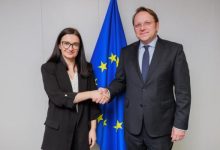 Photo of Vicepremiera pentru Integrare Europeană a RM a avut o întrevedere cu comisarul european pentru vecinătate și extindere