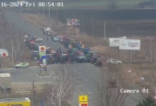 Photo of Drumul spre vama Leușeni, blocat de fermieri pentru a cincea zi consecutiv