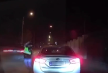 Photo of video | Сhișinău: Șoferul unui BMW, lipsit de dreptul de a conduce, a fost la un pas să spulbere un polițist