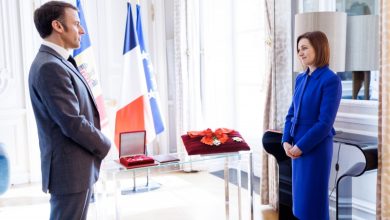 Photo of foto | Sandu și Macron și-au înmânat cele mai înalte distincții de stat. R. Moldova și Franța au semnat un Acord de cooperare în domeniul apărării
