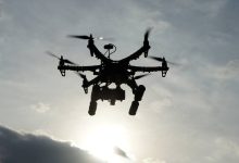 Photo of video | O dronă militară s-ar fi prăbușit lângă casele oamenilor din Brăila, România. Momentul, filmat de localnici
