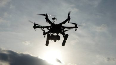 Photo of video | O dronă militară s-ar fi prăbușit lângă casele oamenilor din Brăila, România. Momentul, filmat de localnici