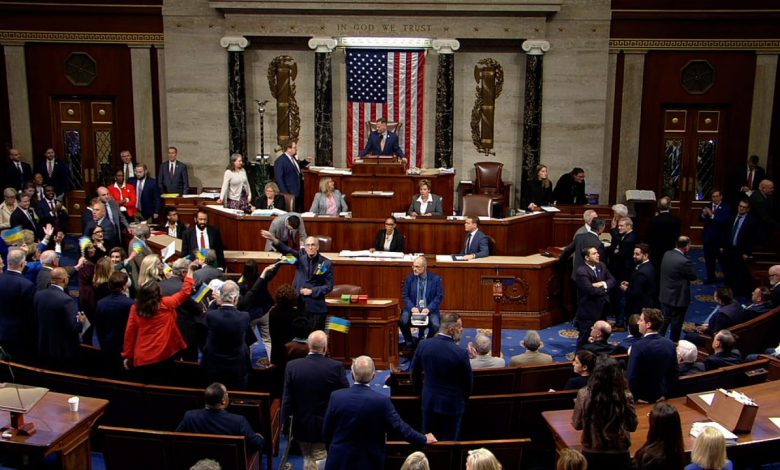 Photo of Camera Reprezentanților din SUA aprobă un pachet de ajutor de 61 de miliarde de euro pentru Ucraina. Zelenski: „Va împiedica extinderea războiului”