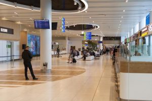 Regulile de acces în cadrul Aeroportului Internațional Chișinău, schimbate începând cu 1 mai