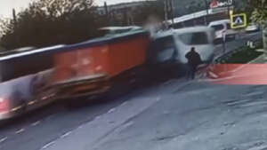video | Noi detalii și imagini despre accidentul de la Măgdăcești: Pasagerii din microbuz acuză șoferul