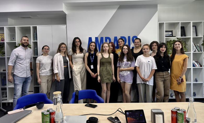 Photo of foto | 10 absolvente GirlsGoIT dau startul unui internship de 2 luni la compania Amdaris