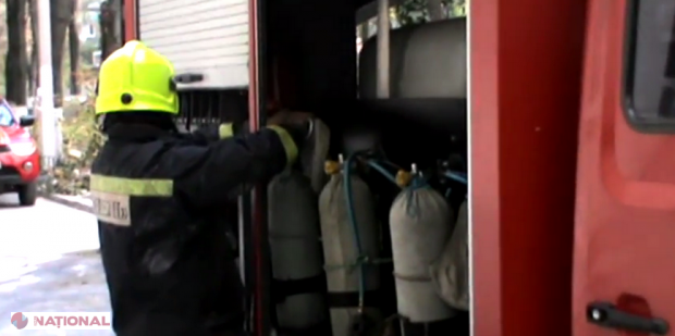 Photo of video | Doi oameni au murit și unul a fost dus la spital în urma unui incendiu pe strada Alecu Russo din capitală