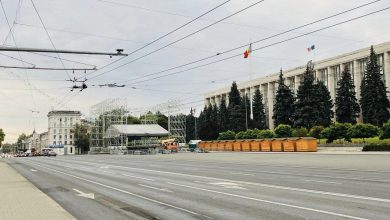 Photo of Duminică va fi suspendat traficul rutier în Piața Marii Adunări Naționale