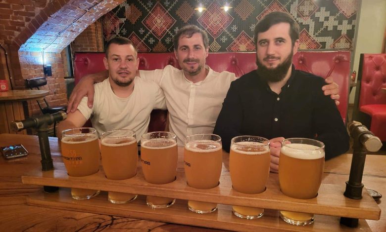 Photo of foto | Mai mulți preoți din RM, aflați în Rusia într-un pelerinaj, au fost surprinși într-o berărie din suburbia Moscovei