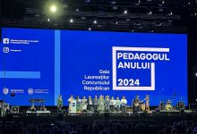 Photo of video | Cei mai buni pedagogi din țară au fost premiați la Chișinău