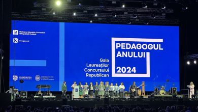 Photo of video | Cei mai buni pedagogi din țară au fost premiați la Chișinău