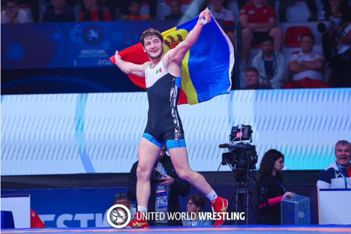 Photo of Luptătorii Vitalie Eriomenco și Alexandrin Guțu au devenit campioni mondiali