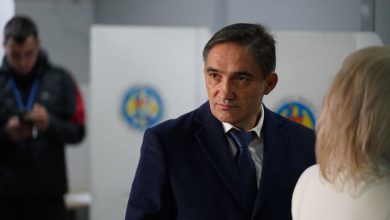 Photo of Cine e „omul Rusiei” în campania pentru prezidențiale? Stoianoglo, lider detașat în preferințele diasporei din F. Rusă, adusă organizat la alegeri