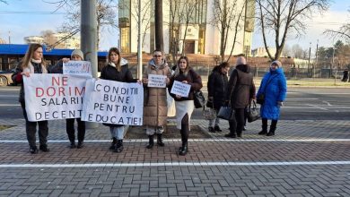 Photo of Proteste simultane în Chișinău: Profesorii, fermierii și PSRM au ieșit în stradă