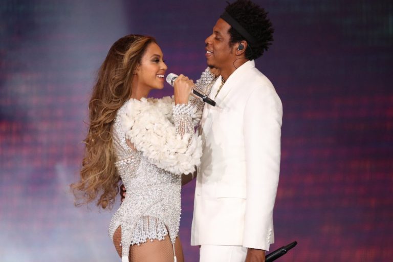 Photo of Rapperul Jay-Z, acuzat de violarea unei fete de 13 ani împreună cu P. Diddy