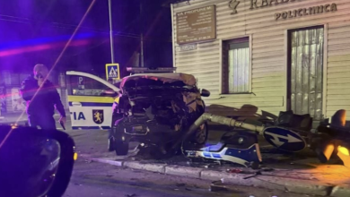 Photo of update, video | O mașină de poliție s-a lovit violent cu un Lexus, în centrul capitalei. Momentul impactului