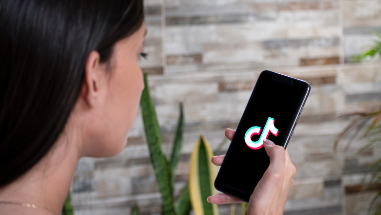 Photo of Adolescentă de 14 ani, ucisă de tatăl ei din cauza videoclipurilor „nepotrivite” de pe TikTok