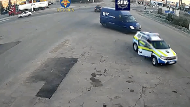 Photo of video | Șapte polițiști din R. Moldova, cercetați penal după ce au pretins bani de la șoferi: „Ai numărat ce ți-am dat?”