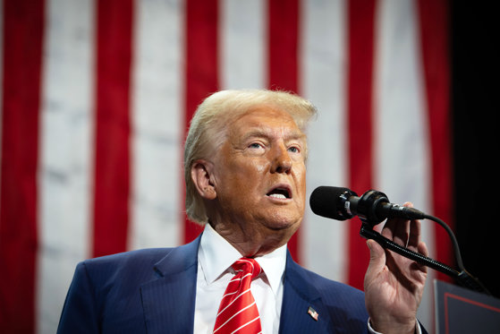 Photo of Trump îi numeşte pe Mel Gibson, Sylvesyer Stallone şi Jon Voigh „ambasadori speciali ” la Hollywood