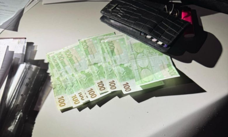 Photo of Un polițist din Chișinău, reținut de CNA și procurori în urma unui denunț