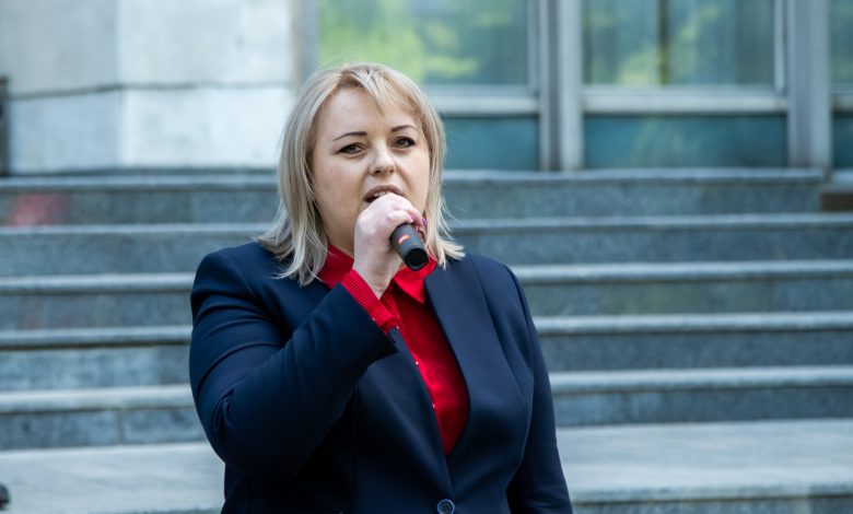 Photo of Deputata Irina Lozovan, de negăsit. Procuratura Anticorupție: Nu putea părăsi legal R. Moldova. Are interdicție de a ieși din țară