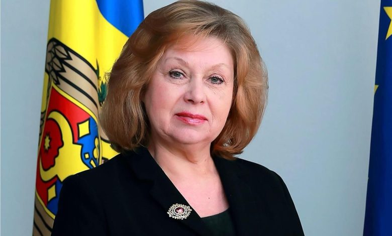 Photo of Maia Sandu va avea un consilier pentru „relații cu cetățenii”. Cine este Larisa Miculeț, numită prin decret prezidențial