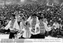 Photo of foto, video | 35 de ani de la „Podul de flori” – evenimentul care a deschis simbolic granița de pe Prut
