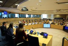 Photo of foto | 30 de elevi de la un liceu din Chișinău, premiați în Parlamentul European. Prin ce s-au remarcat