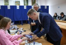 Photo of „Ne dorim un președinte care va face o Românie puternică”. Echipa PNL Chișinău a votat pentru viitorul șef al statului român