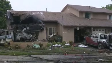 Photo of video | Un avion s-a prăbușit într-un cartier rezidențial din SUA. Salvatorii caută victime