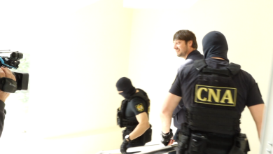 Photo of video | 30 de zile de arest pentru șeful Biroului Vamal Centru. Acesta se declară nevinovat: „Sunt banii mei de acasă”