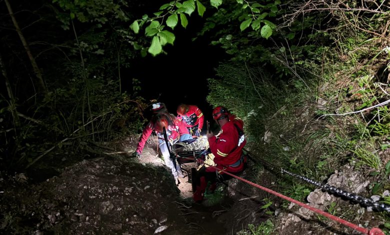 Photo of foto | Patru tinere din R. Moldova, blocate într-o zonă periculoasă a munților. Operațiunea de salvare a durat ore în șir