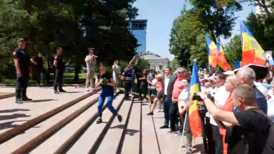 Photo of video | PSRM marchează Ziua Suveranității cu un miting în fața Parlamentului. Vlah, Tarlev și Caraman, prezenți