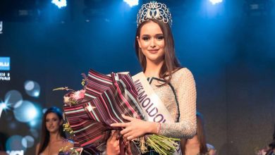 Photo of Presa greacă: O fostă Miss Moldova a fost reținută împreună cu Plahotniuc și Țuțu