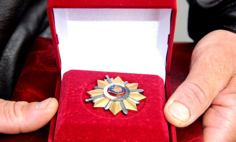 Photo of A fost revizuit sistemul distincțiilor de stat. Ce se întâmplă cu ordinul „Gloria Muncii” sau medalia „Meritul Civic”