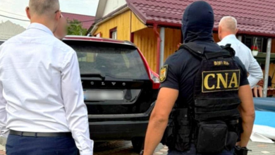 Photo of Un avocat, doi intermediari și un procuror, reținuți de CNA