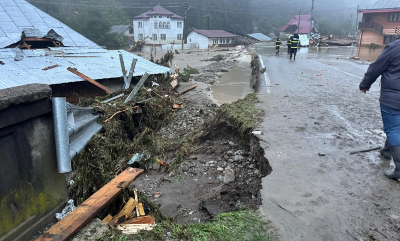 Photo of foto, video | Inundații puternice în România: un om a murit, sute de persoane au fost evacuate