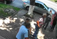 Photo of video | Bani din fața partidului: 13 persoane din Orhei, documentate după ce au primit bani pentru protest